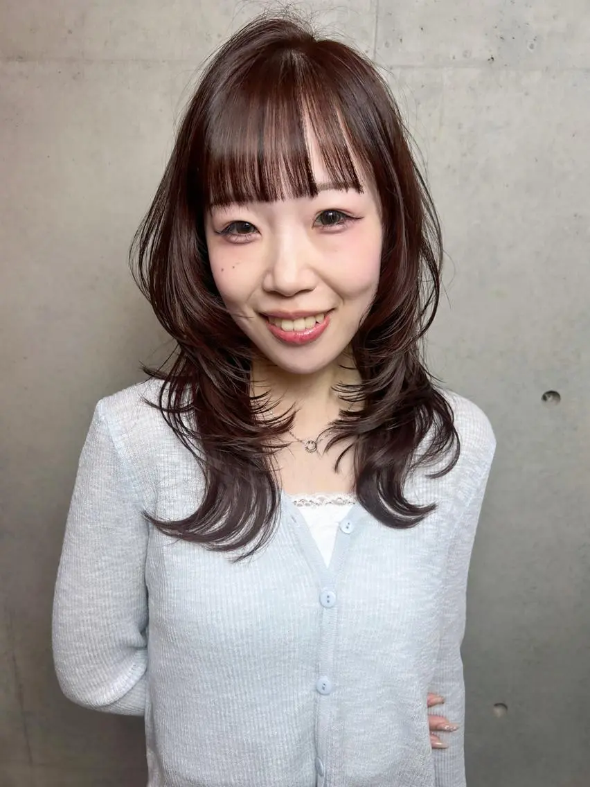 セミロング くびれヘア ハッシュカット 韓国風ヘア レイヤーカット 小顔カット Blume...🫧 Kenレイヤーカットのヘアスタイル