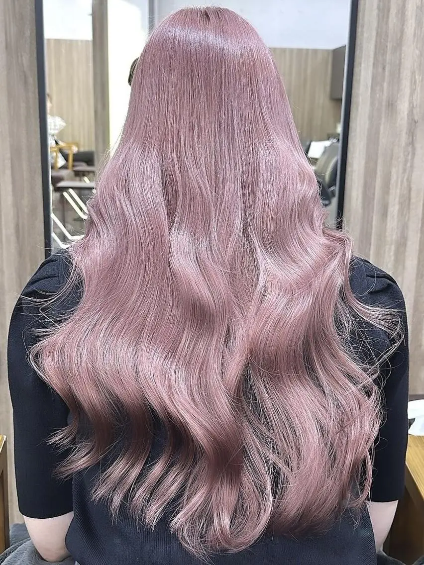 ロング カラー ベージュカラー ハイトーンカラー ピンクカラー ピンクベージュ ロング ili 梅田のヘアスタイル