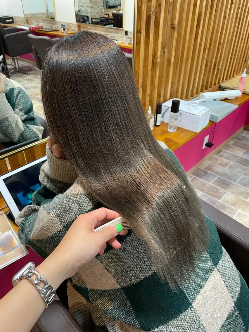 ロング カラー グレージュ ヘアカラー YUI/ ブリーチカラー🌷のヘアスタイル