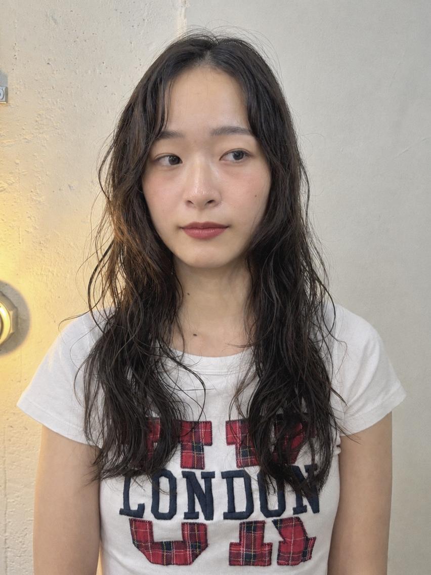 パーマ ロング カット パーマ トリートメント 🌼U25 ヘアデザインラボのヘアスタイル
