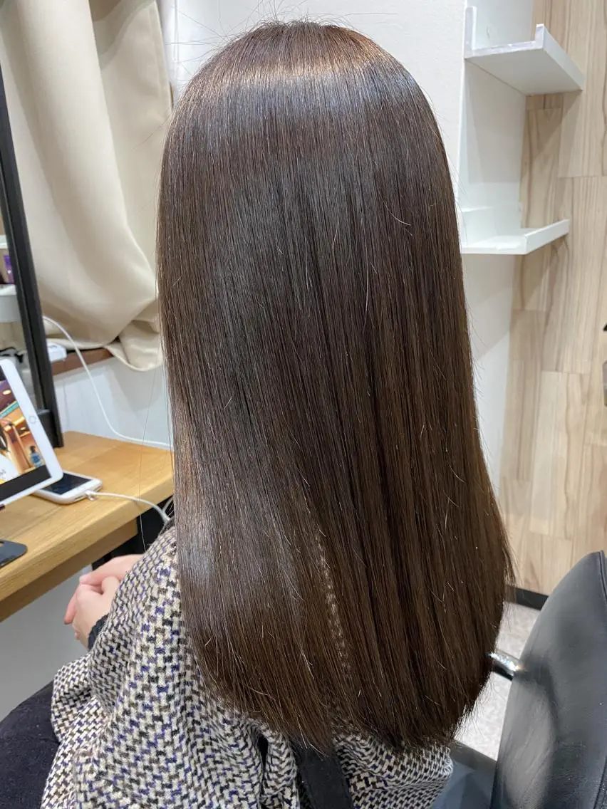 セミロング カラー アッシュ オリーブアッシュ 髪質改善 トリートメント カット ヘアカラー 【透明感、艶髪】西村 有司のヘアスタイル