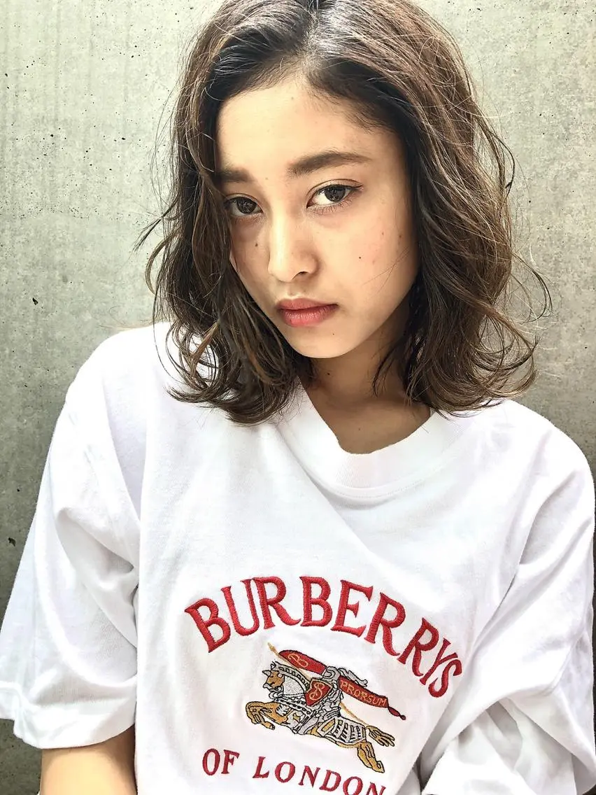 ミディアム カラー カット ヘアカラー トリートメント 一ノ瀬 暁のヘアスタイル
