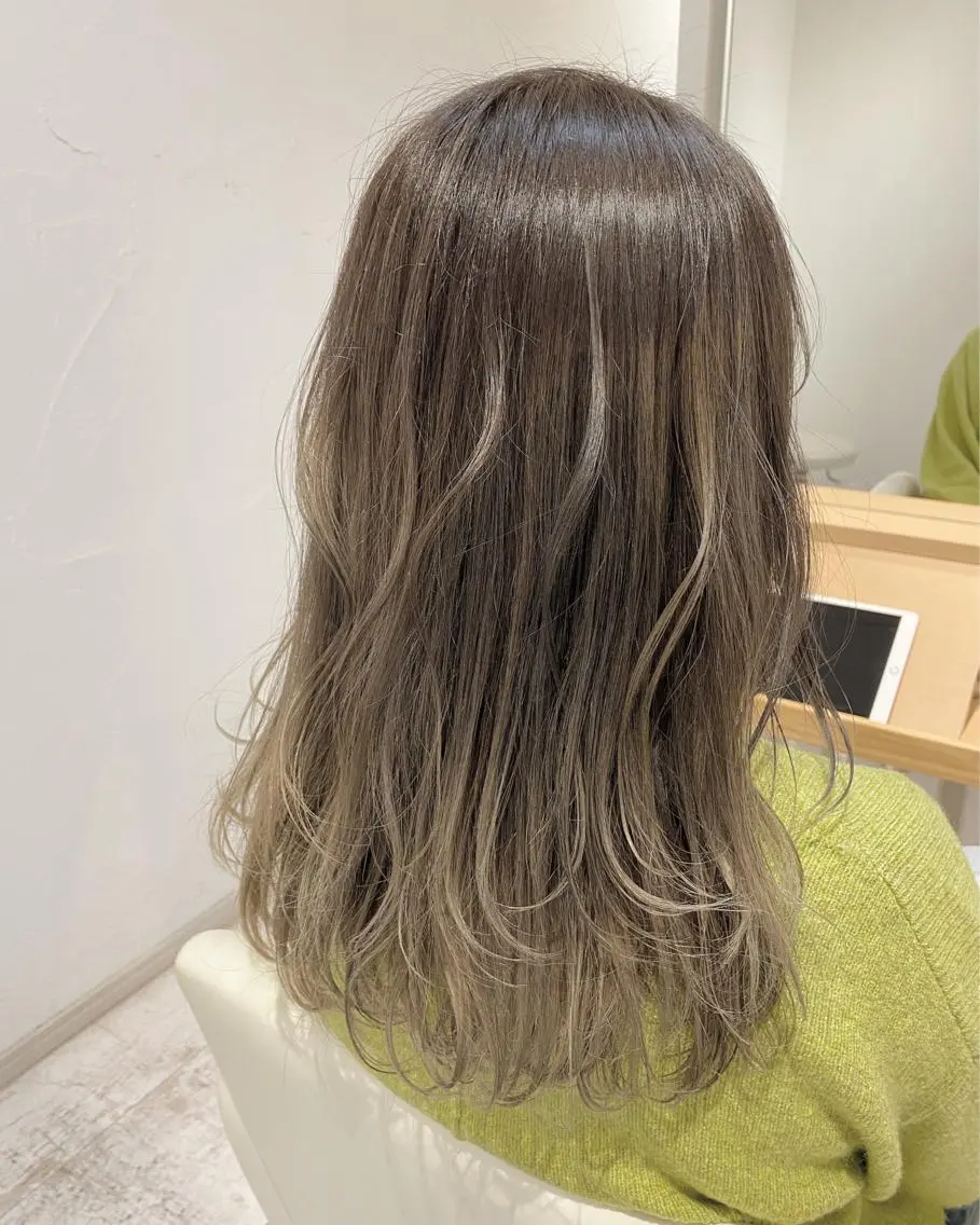 セミロング カラー ブリーチ ケアブリーチ 透明感カラー ダブルカラー イヤリングカラー 酸性ストレート/ブリ ーチなしWカラー河本のヘアスタイル