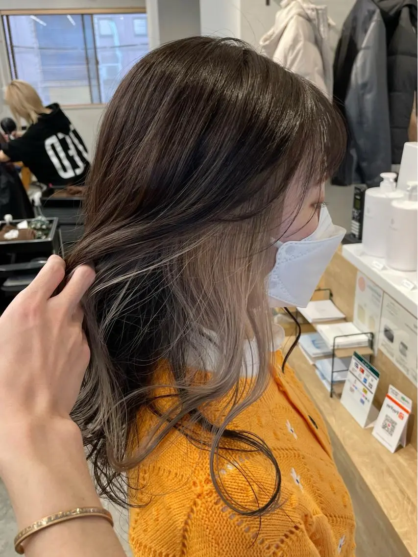 セミロング SAEKI【ior 】北千住店ブリーチのヘアスタイル