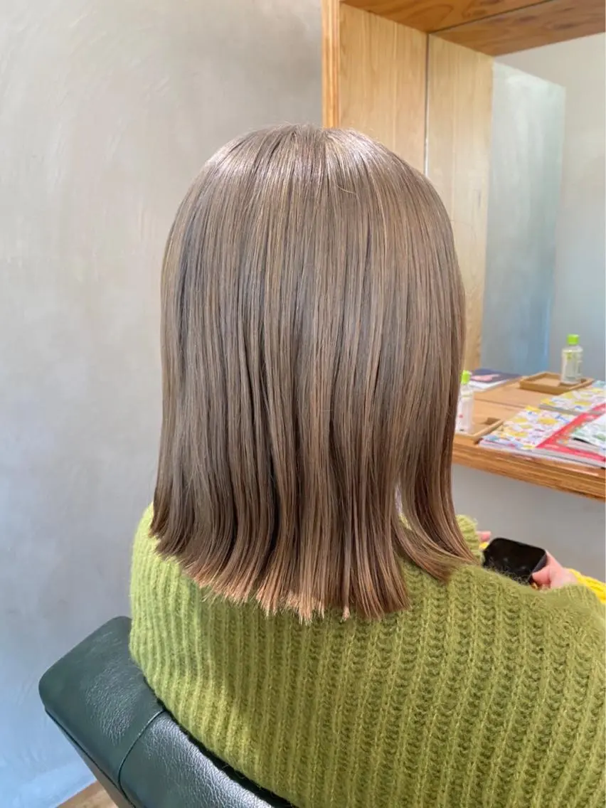 ミディアム カラー 美容室 Hollowのヘアスタイル