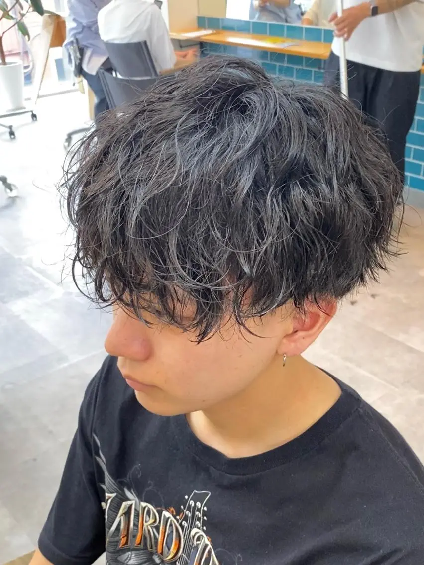 ショート パーマ メンズ 波巻きパーマ JINKIメンズ特化 メンズカットパーマのヘアスタイル