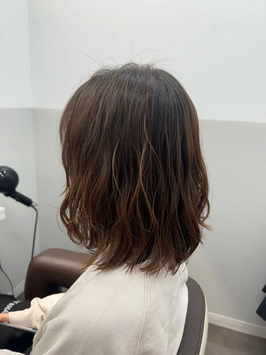 ミディアム カラー パーマ ヘアアレンジ 個室で似合わせ好印象 🧡外山弥千代のヘアスタイル