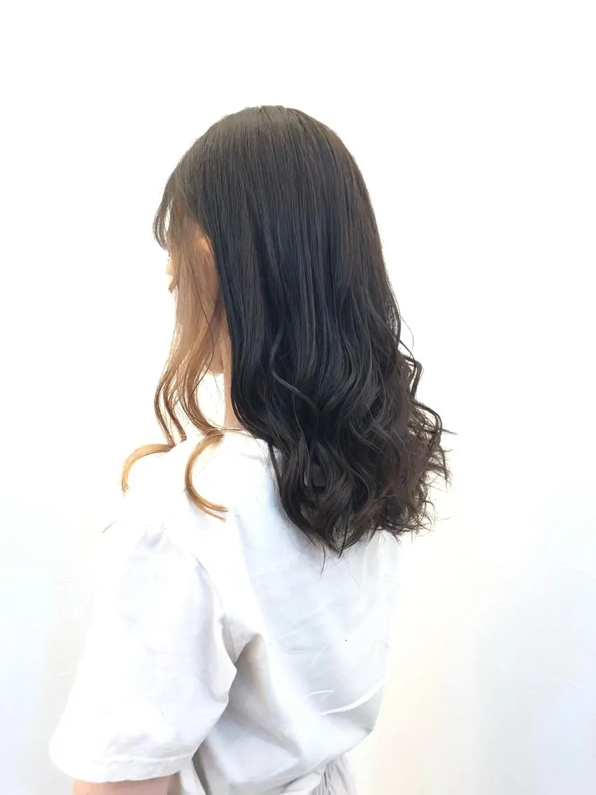 カラー ツノガイ エリのヘアスタイル