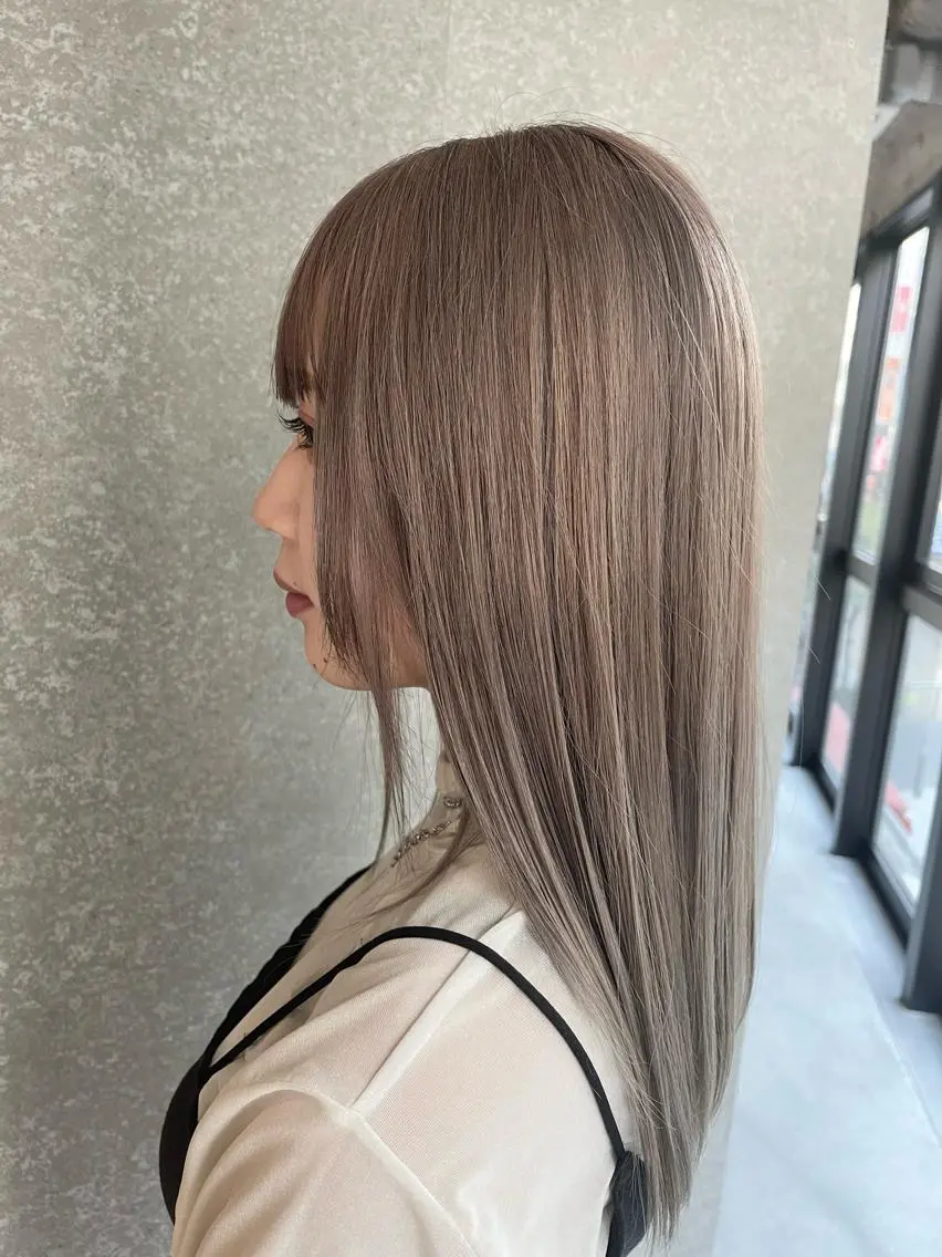 セミロング カット ヘアカラー 韓国式パーマ🔥 ブリーチ🔥TOMOのヘアスタイル