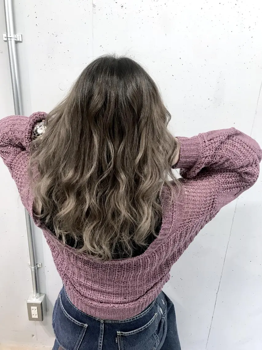 セミロング カラー グラデーションカラー lok[ロク] 高田馬場のヘアスタイル
