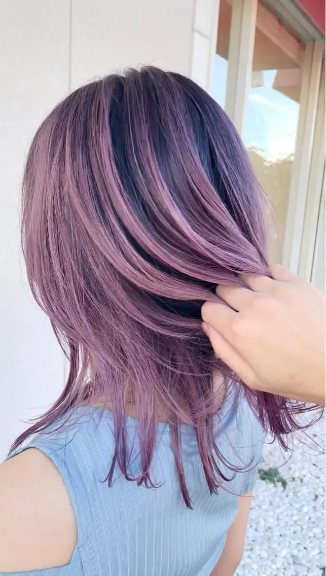 セミロング カラー バレイヤージュ ラベンダーカラー ピンクカラー ピンクラベンダー レイヤーカット カット ヘアカラー トリートメント ダメージレスブリーチ HIROSHIのヘアスタイル