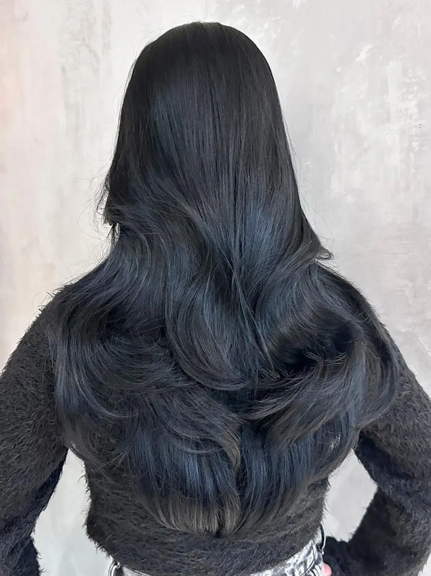 セミロング カラー パーマ ヘアアレンジ 黒髪 ブルーカラー ブルーブラック カット ヘアカラー トリートメント ITbyALBUM 八王子店のヘアスタイル