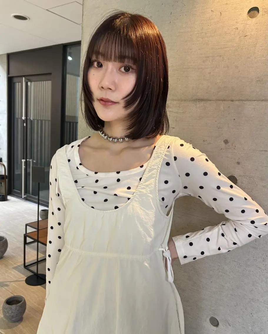 ミディアム レイヤーカット カット トリートメント qiie ワンカラー ダブルカラーのヘアスタイル
