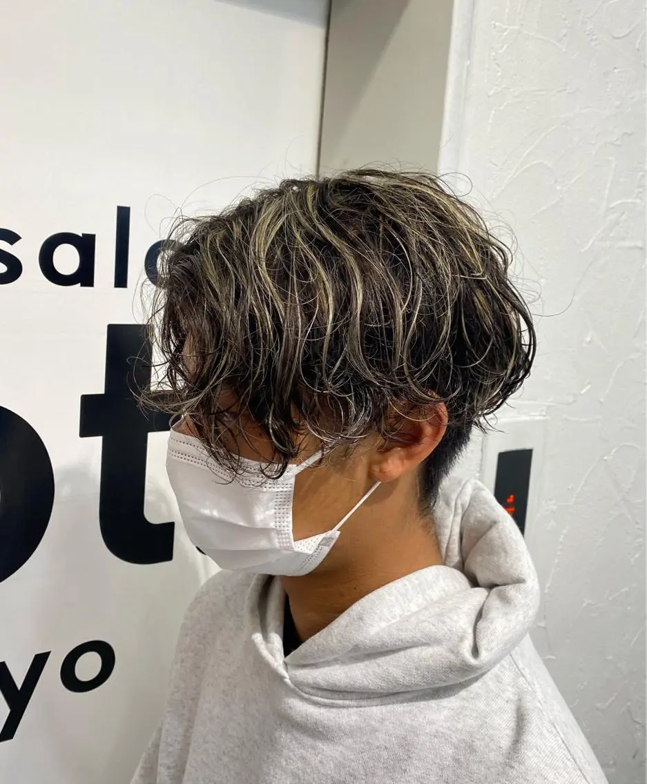 ミディアム ハイライト メンズ専門美容師店長 💈高橋和真💈のヘアスタイル