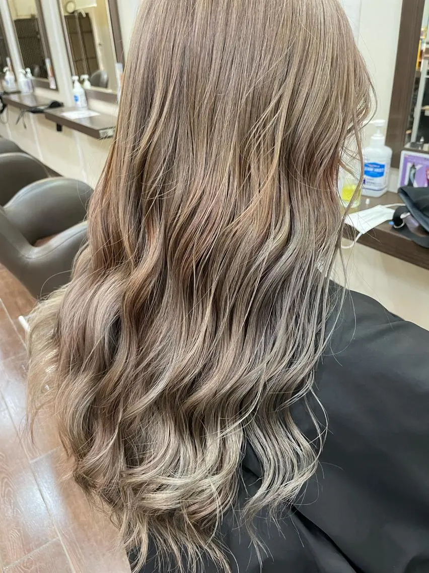 ロング ヘアアレンジ 個性派ネイル 🌼 ハルカ ♡の眉毛・アイブロウイメージ