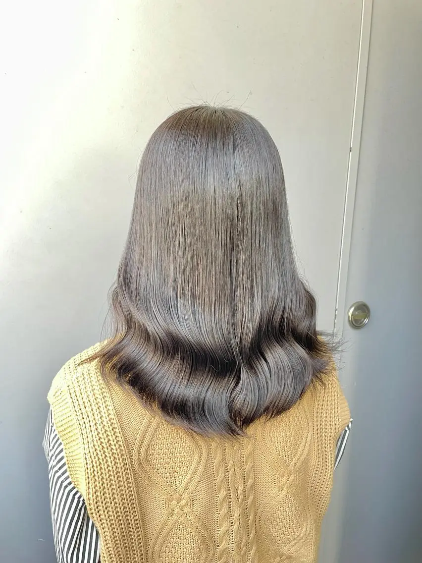 ミディアム カラー カット ヘアカラー トリートメント ヘッドスパ ヘアセット ベージュカラー💖 やすひろのヘアスタイル