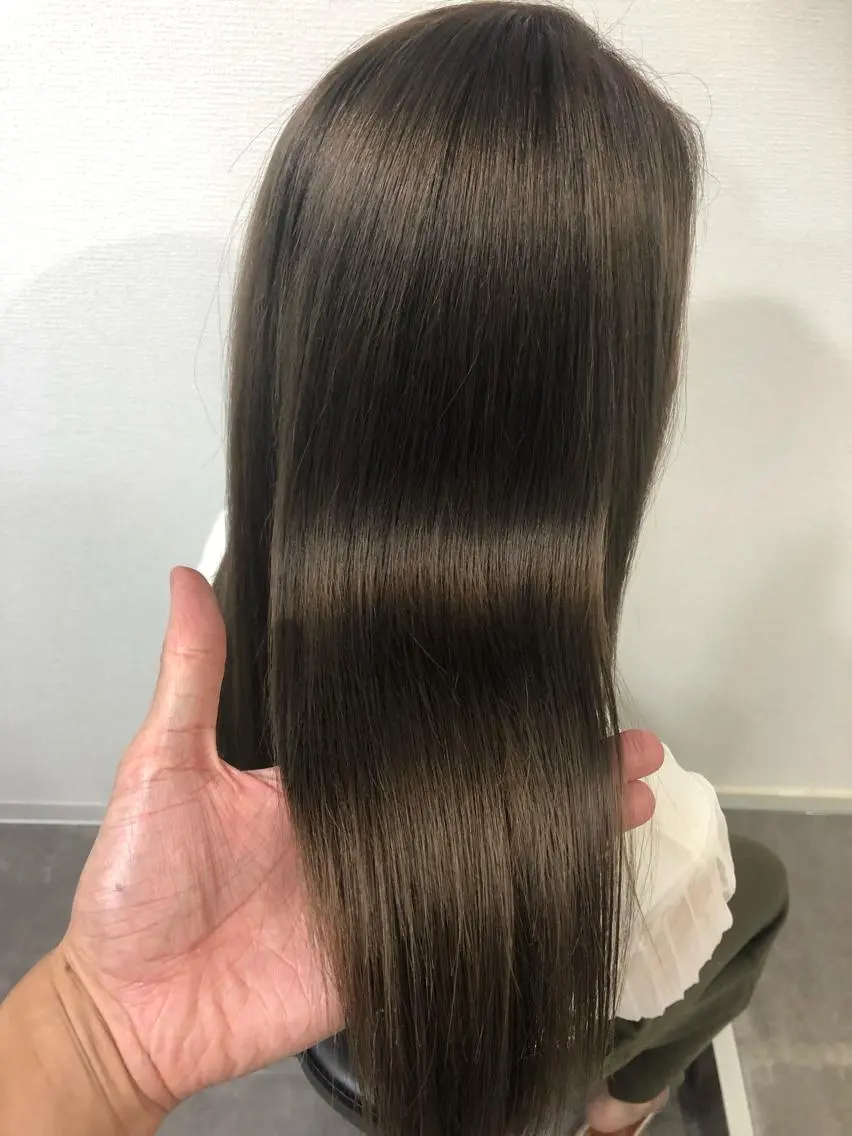 ロング カット ヘアカラー パーマ 縮毛矯正 トリートメント トレヴァー デルチザンのヘアスタイル