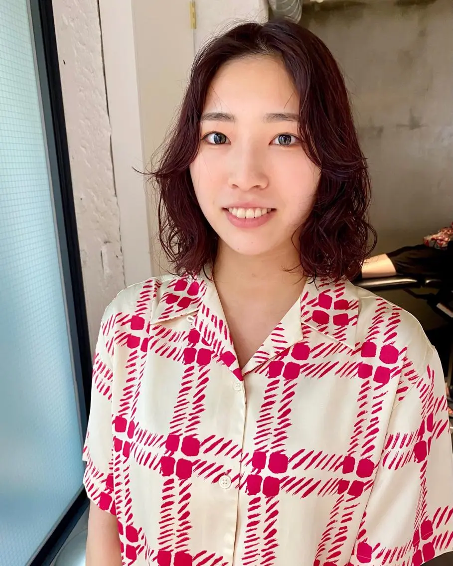 ミディアム カラー パーマ ヘアアレンジ メンズ キッズ ネイル マツエク・マツパ アイブロウ ミディアムパーマ メンズパーマ 眉カラー パーマスタイル🔅 sayacaのヘアスタイル