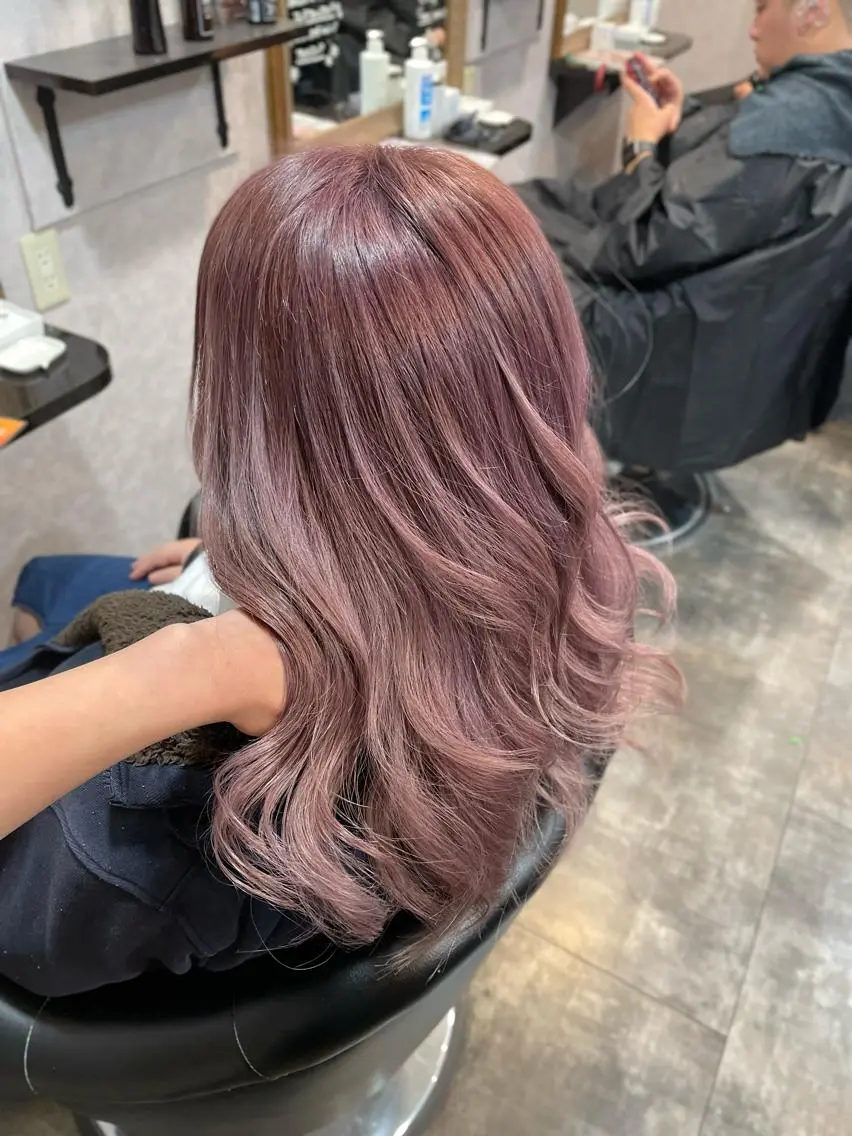 ミディアム 工藤 綾華のヘアスタイル