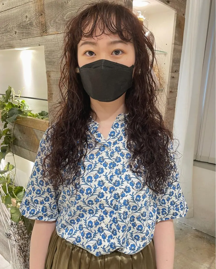 ロング カラー パーマ オン眉 カット ヘアカラー パーマ 村上雅人 ナチュラルモードのヘアスタイル