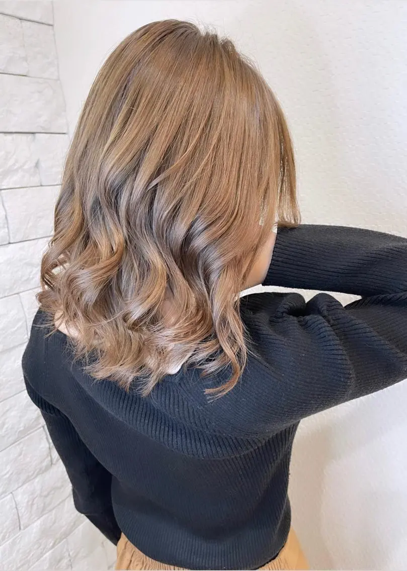 カラー アッシュ ミルクティーアッシュ ヘアカラー トリートメント Kazu 🌠名古屋 ハイトーン/レイヤーのヘアスタイル