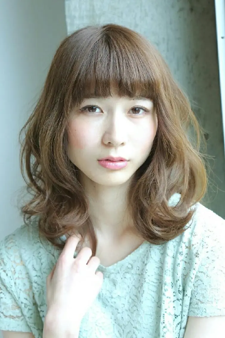 ミディアム カット ヘアカラー 田辺 侑未のヘアスタイル