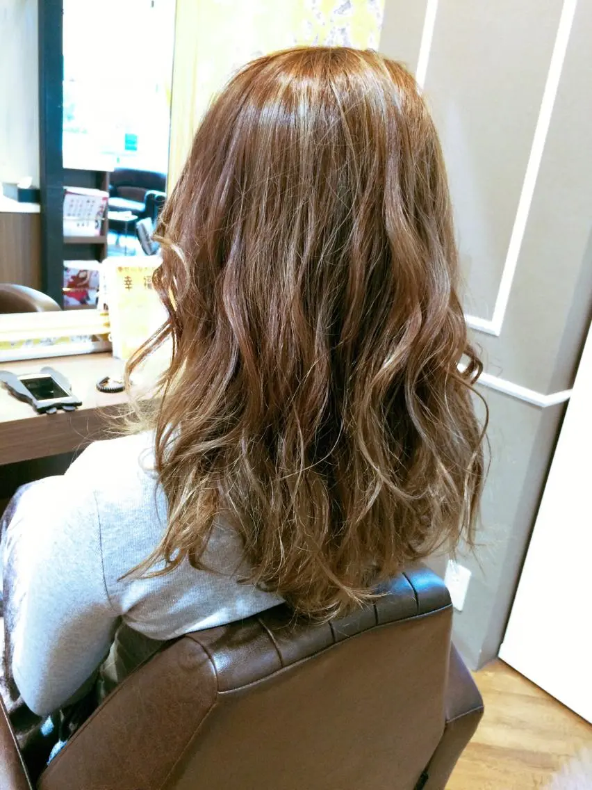 ミディアム セミロング ロング カラー アッシュ ベージュカラー パーソナルカラー☆ 永尾拓也のヘアスタイル