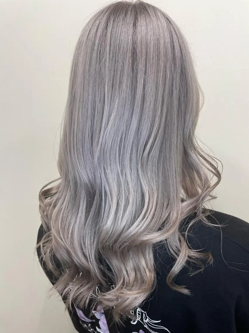 ロング カラー シールエクステ バレイヤージュ ブリーチ ケアブリーチ ダブルカラー カット ヘアカラー WEST OLAND加藤圭介のヘアスタイル