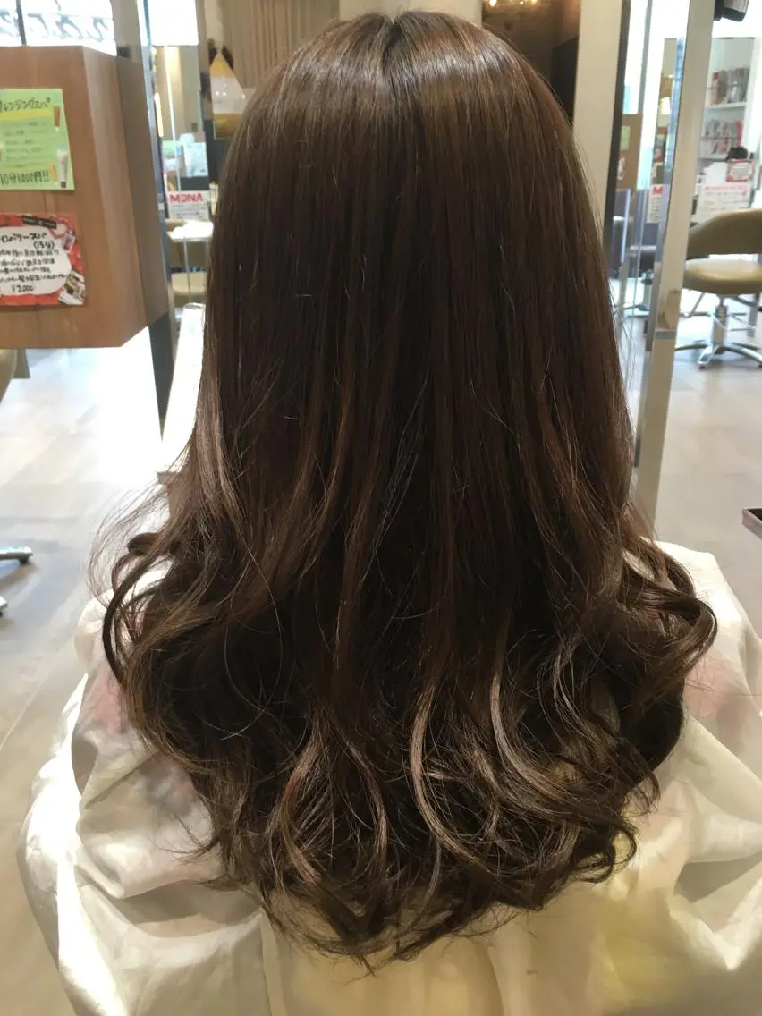 ロング カラー グラデーションカラー グレージュ 髪質改善×レイヤー 高嶋のヘアスタイル