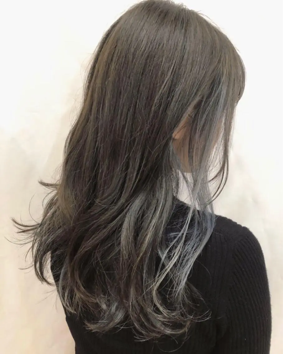 ロング カラー 佐藤 花帆のヘアスタイル
