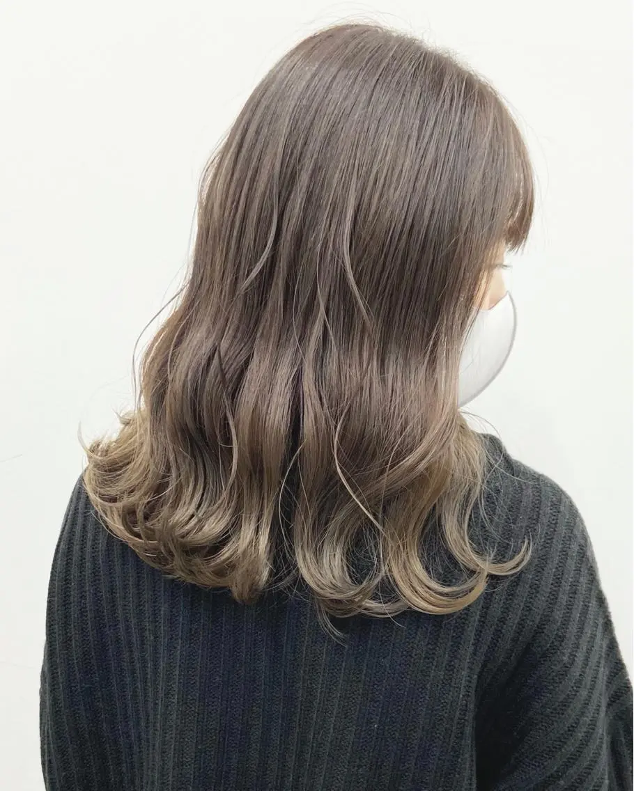 ミディアム カラー グラデーションカラー 🦄インナーカラー 🦄貫井彩花のヘアスタイル