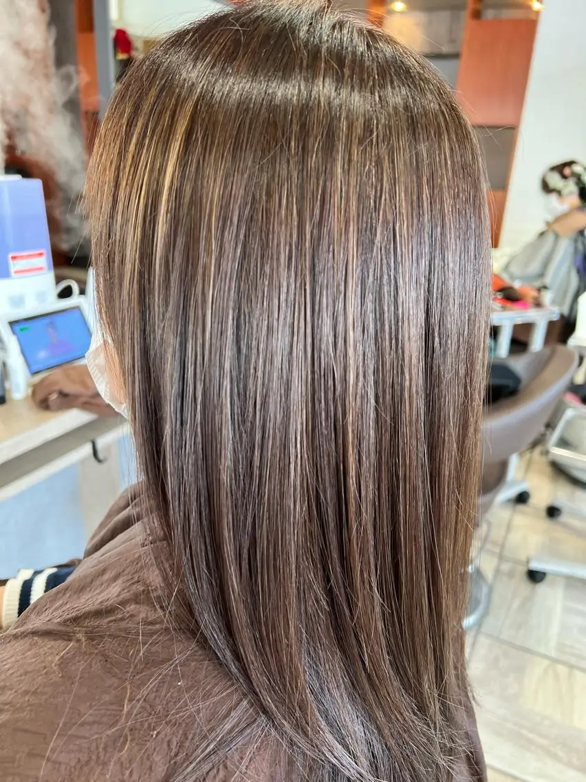 カラー EARTH岩楯 優貴のヘアスタイル
