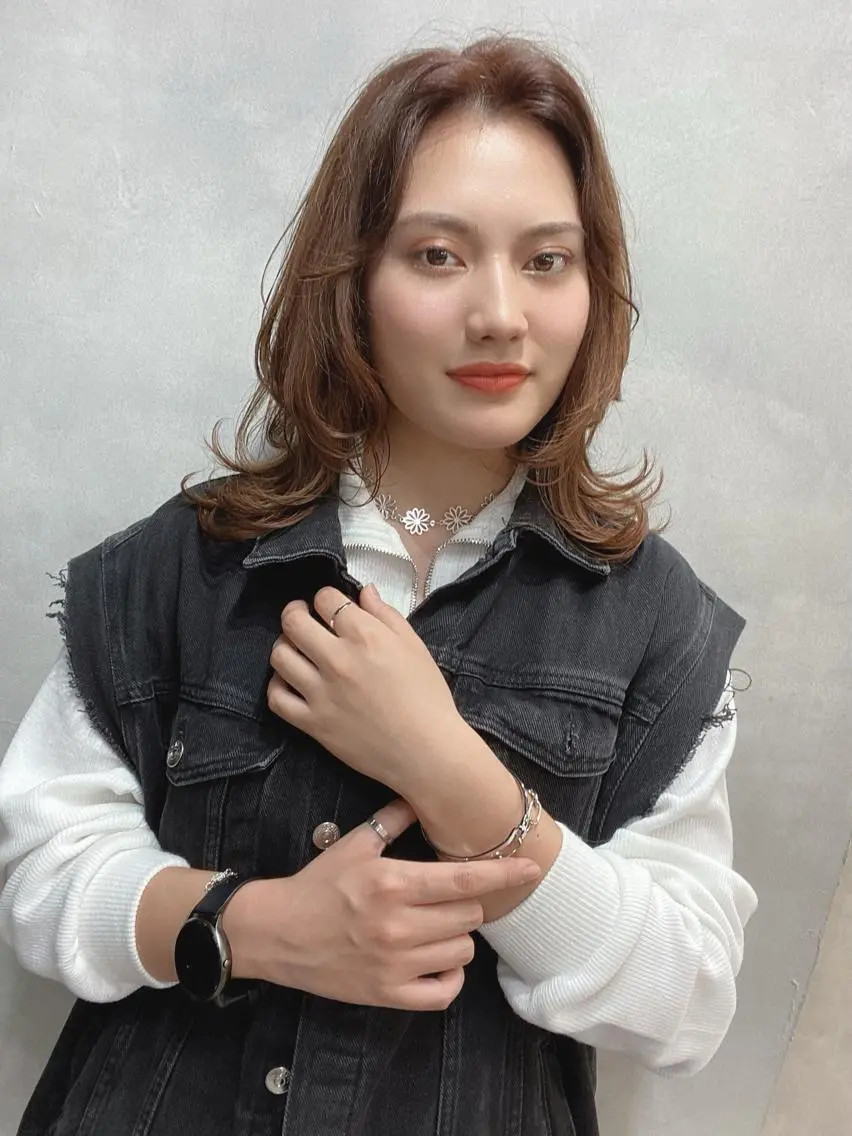 ミディアム カラー ヘアアレンジ ショートボブ シールエクステ ミディアムパーマ バレイヤージュ 透明感カラー FAAM Tsuneのヘアスタイル