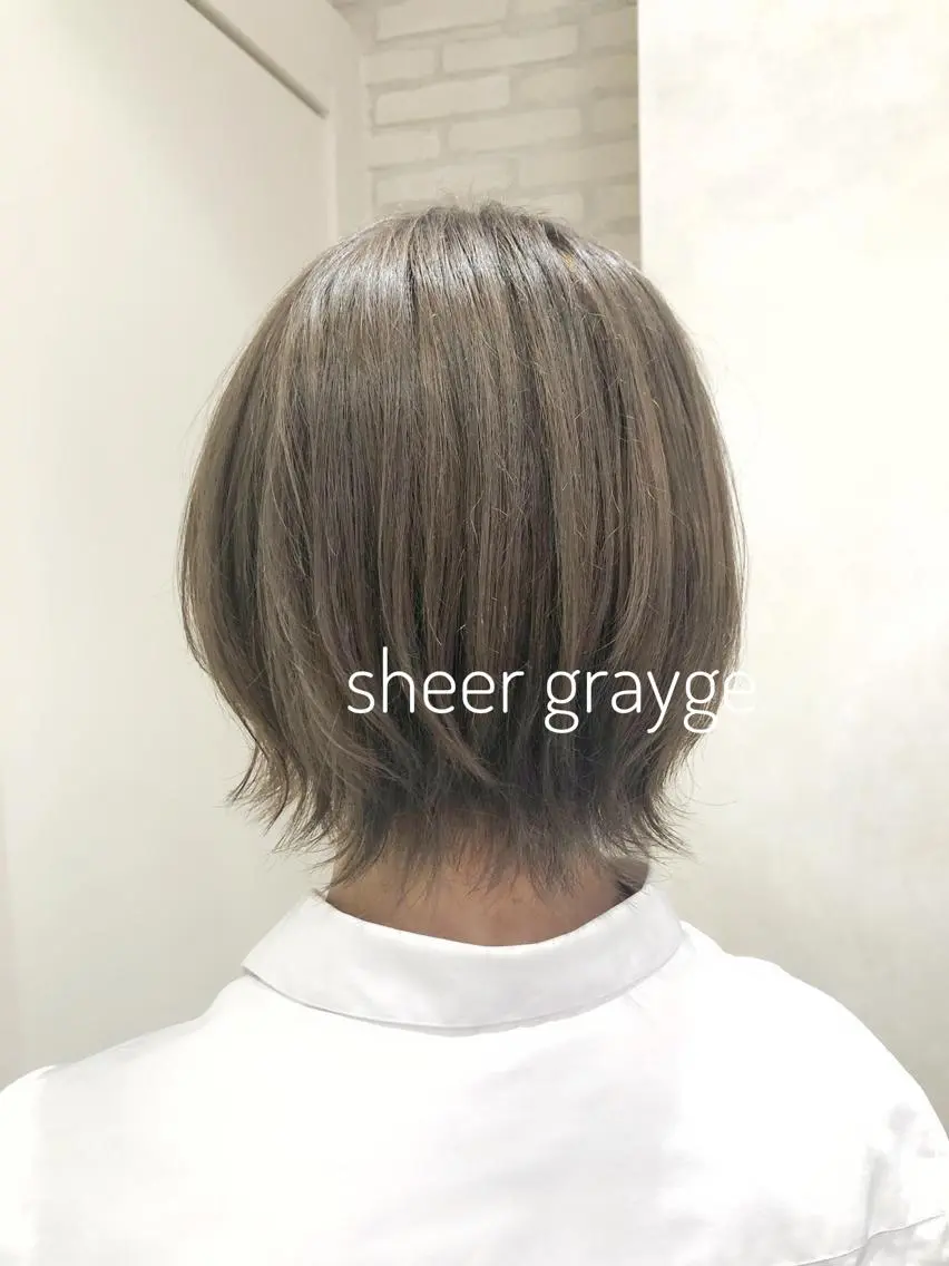 ショート カラー グレージュ 大平 美沙のヘアスタイル