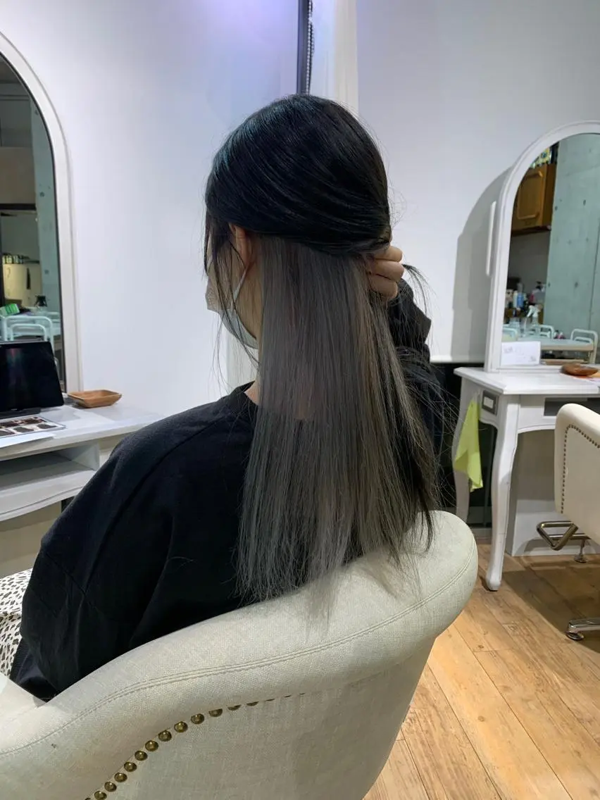 カラー 塩川 亮眞のヘアスタイル