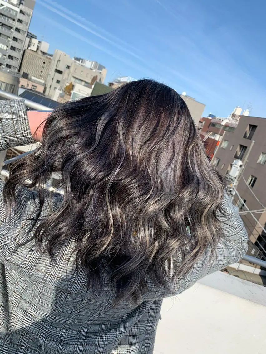 カラー ハイライトカラー シルバー ヘアカラー トリートメント ヘアセット モテ髪提案します💕 髪質改善宗一郎のヘアスタイル