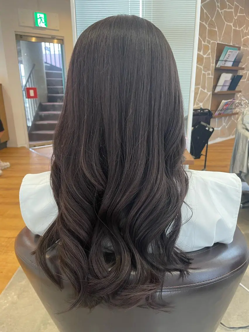 ロング 開發 紗貴のヘアスタイル