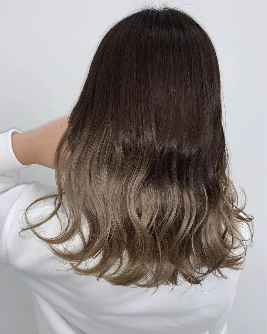 ミディアム 山田 絵里菜のヘアスタイル