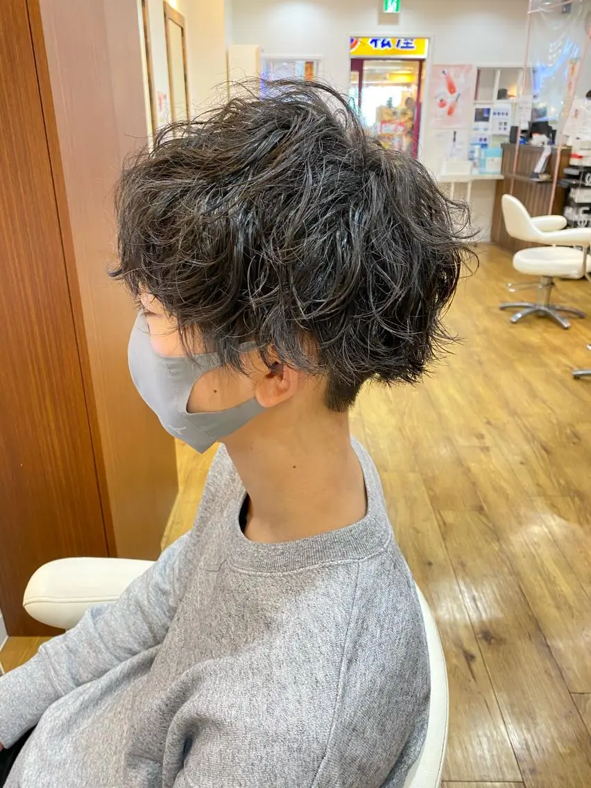 ショート パーマ メンズ 原田 涼矢のヘアスタイル