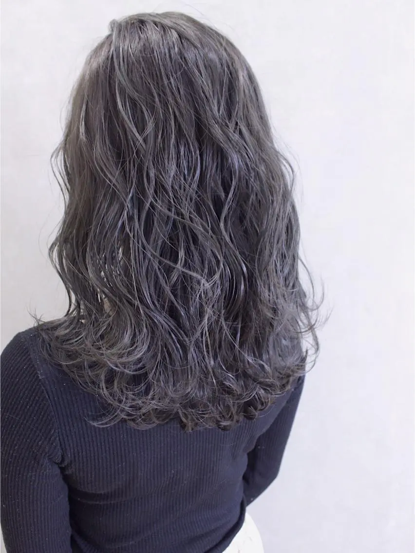 セミロング カラー ヘアアレンジ グレージュ ヘアカラー トリートメント lani ブリーチ /ダブルカラーのヘアスタイル