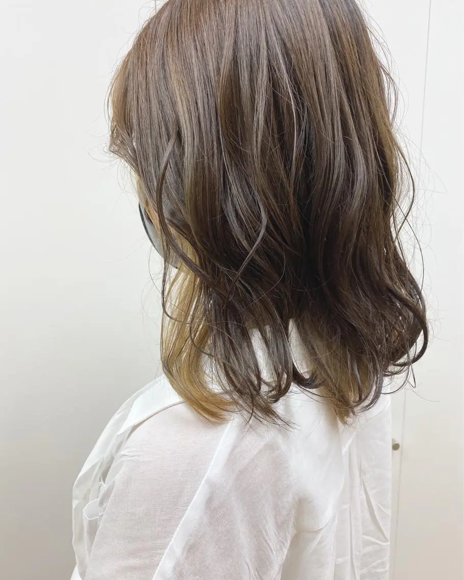 ロング カラー ベージュカラー インナーカラー ミルクティーベージュ アクイールグラッセ 滝村のヘアスタイル
