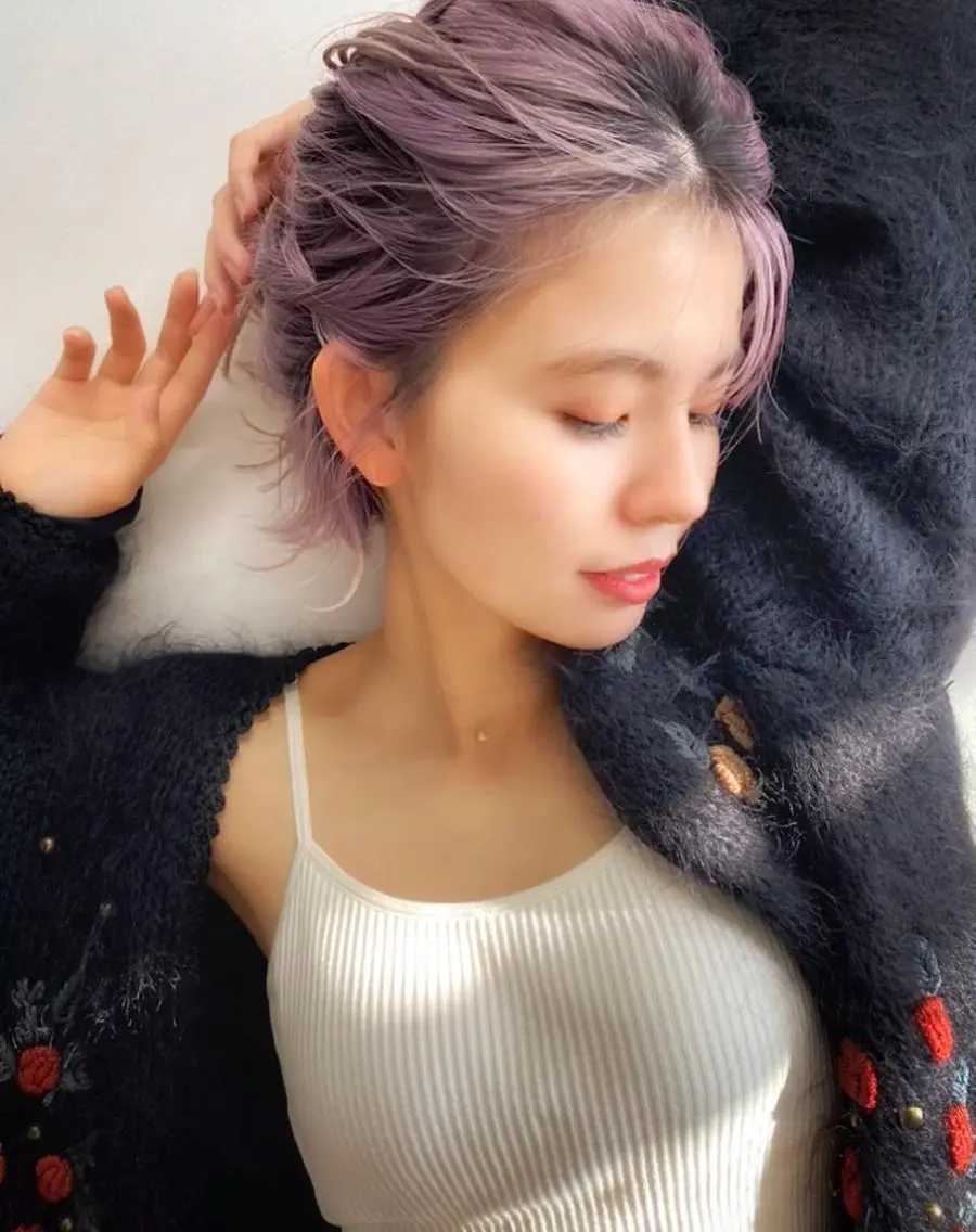 ショート パープルカラー ショートヘア 齋藤 尋真のヘアスタイル