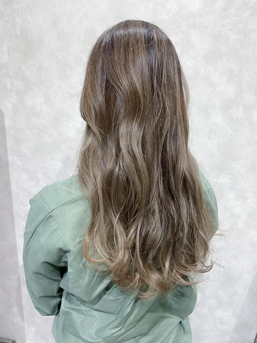 ロング カラー ブリーチ 透明感カラー ダブルカラー グレージュ ヘアカラー トリートメント 丹羽 隼人/髪質改善 /韓国ヘア🇰🇷のヘアスタイル