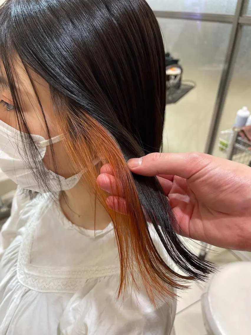 ミディアム カラー 黒髪 ブルーカラー ブルーブラック オレンジ カネヒラ リョウスケのヘアスタイル
