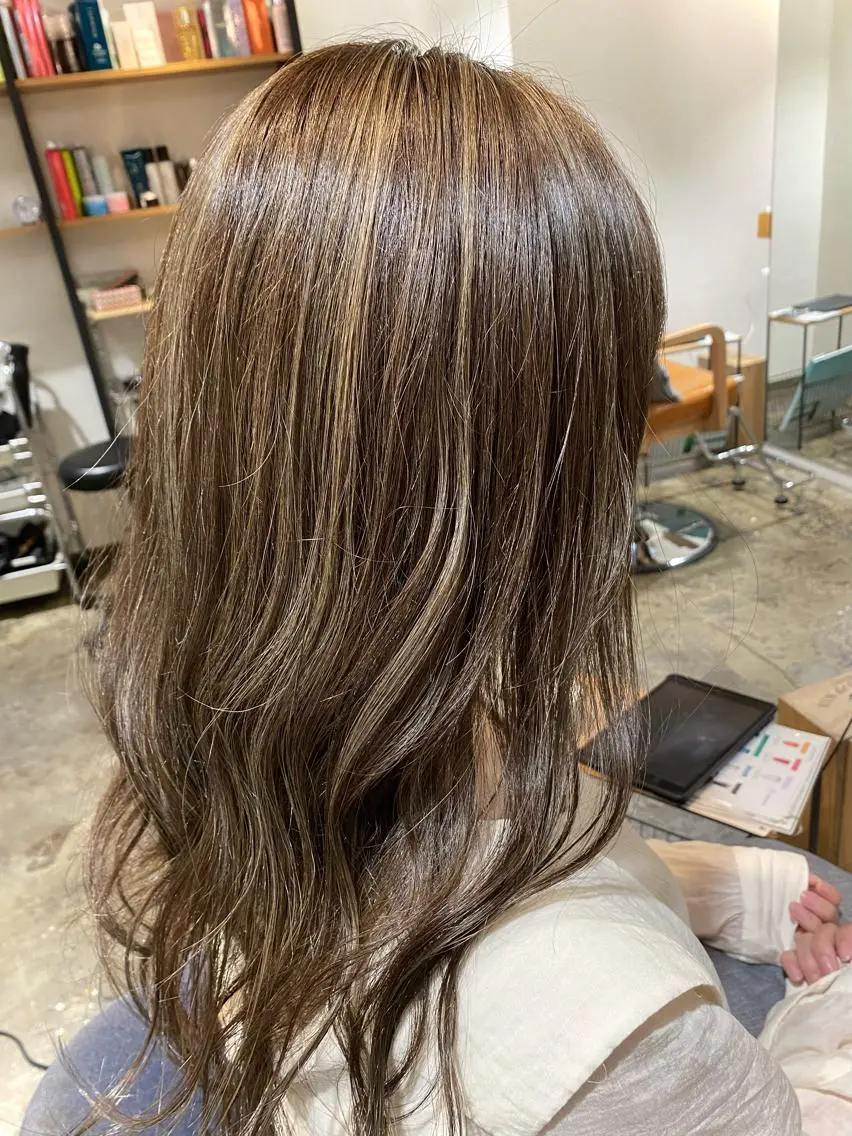 ロング カラー ハイライトカラー ハイライト ヘアカラー トリートメント ショート　縮毛矯正 レイヤー🌿FUKUのヘアスタイル