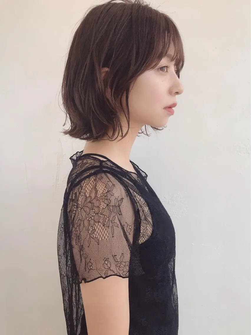 ミディアム 外ハネヘア 鎌倉 彩のヘアスタイル