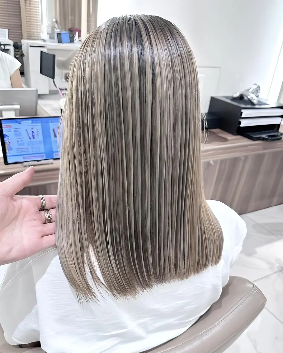 セミロング カラー 髪質改善 ヘアカラー 渡邊楓果／髪質改善 ブリーチ/カラーのヘアスタイル