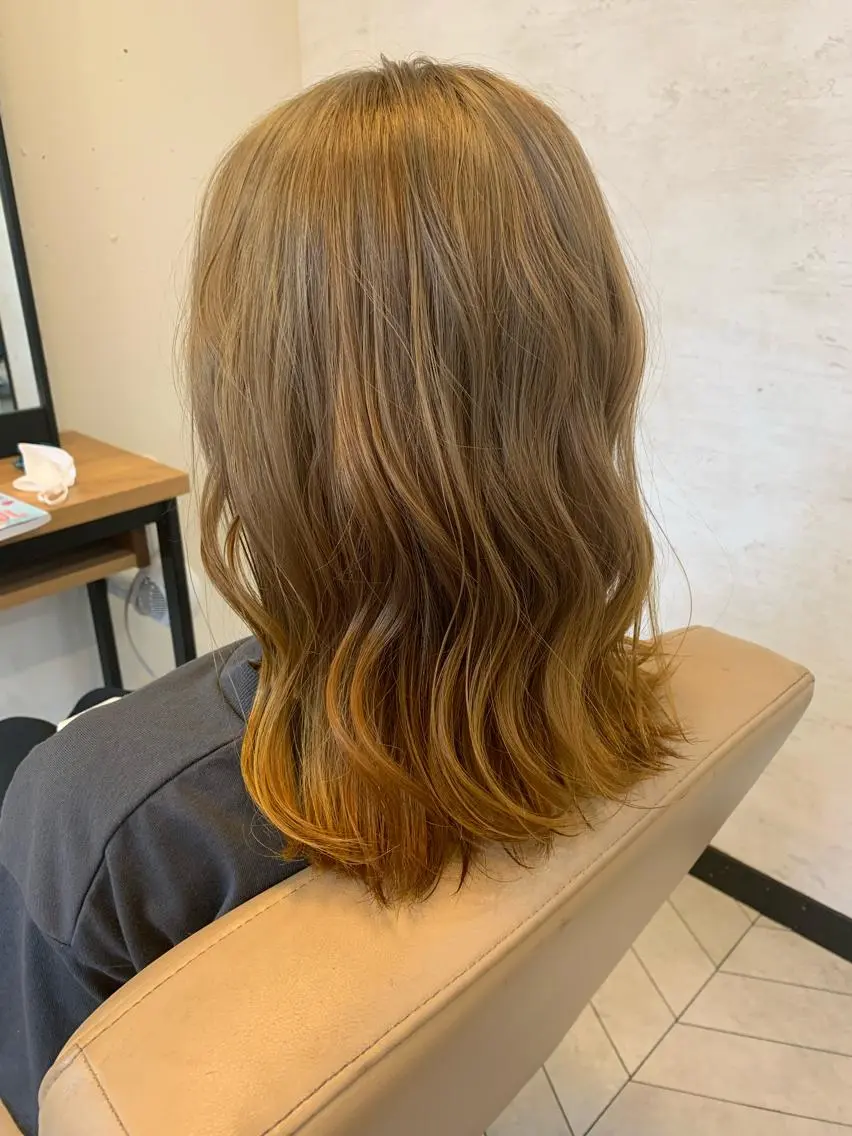 セミロング カラー グラデーションカラー est  店長 ✂︎高橋✂︎のヘアスタイル