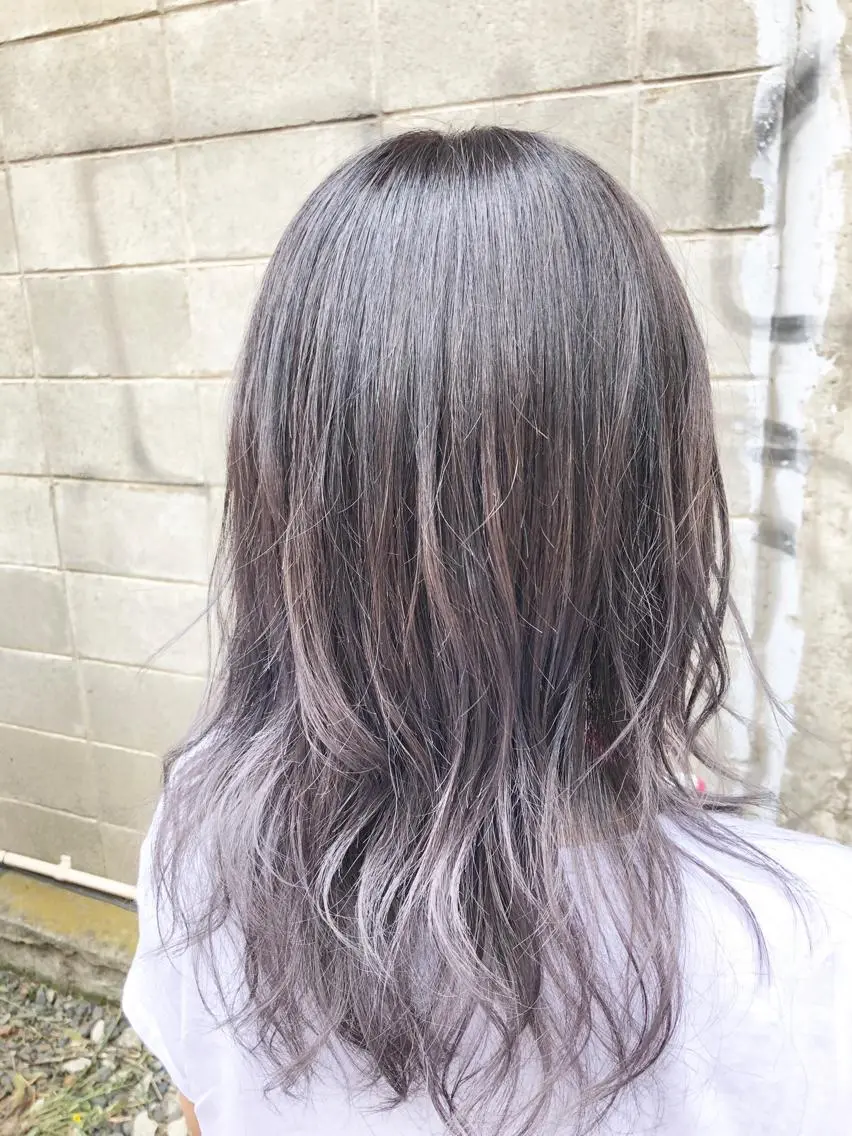 カラー 最高級エクステ /羽エクステ白石宇由のヘアスタイル