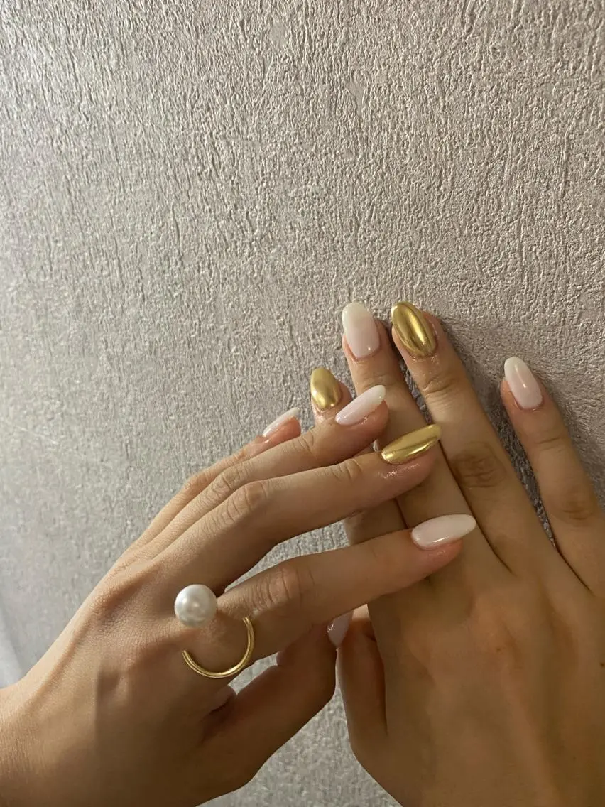 ネイル ミラーネイル chiya nailsのネイルデザイン
